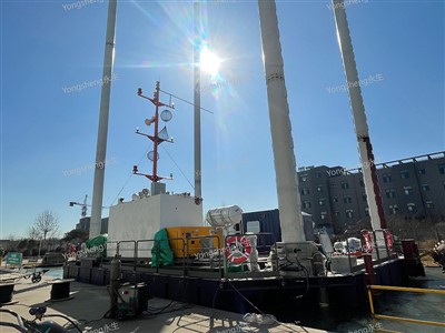 Samodvižna-platforma za vzdrževanje plovil